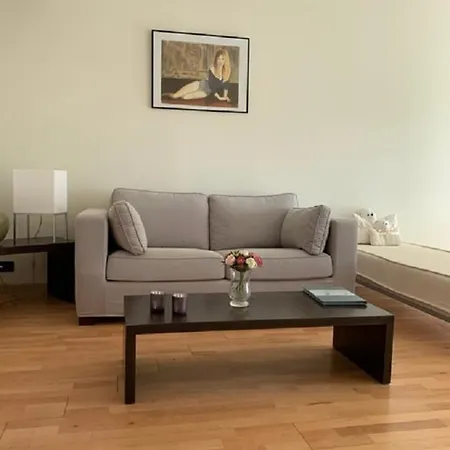 Arthur Bel Air Apartment